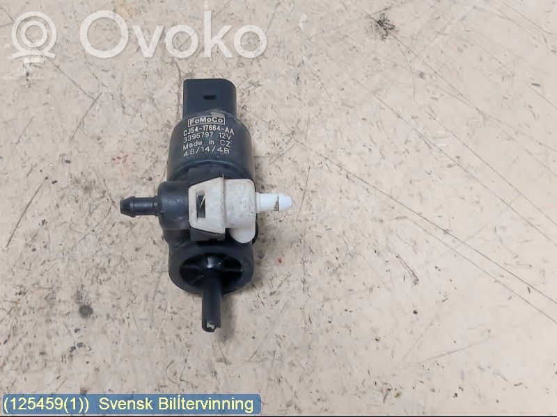 Ford Kuga II Windscreen/windshield washer pump 