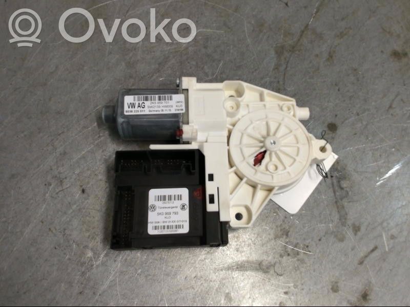 Silnik regulatora szyby drzwi przednich   2K5959701A,S038225011BOSCH,2K5959701