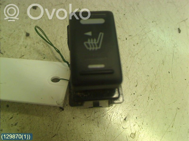 Przełączniki podgrzewania foteli   25500AX610