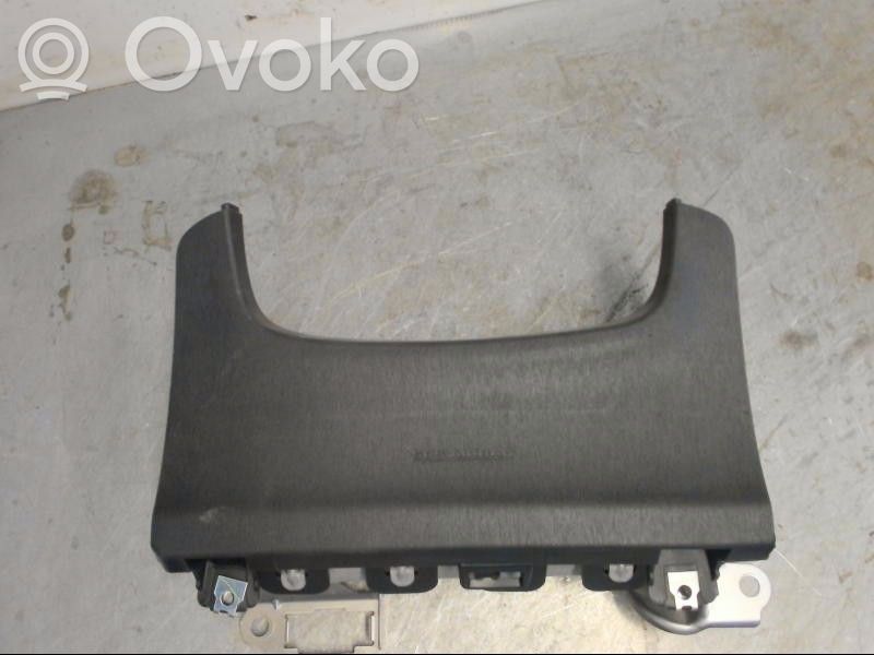 Toyota Prius (XW30) Polviturvatyyny