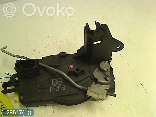 Opel Zafira B Front door lock 