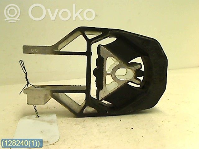 Volvo V50 Engine mounting bracket 