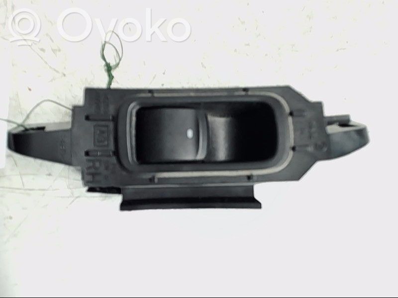 Electric window control switch   83071AG040