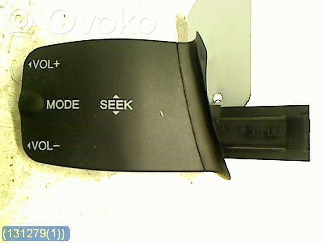 Ford Focus Steering wheel buttons/switches 