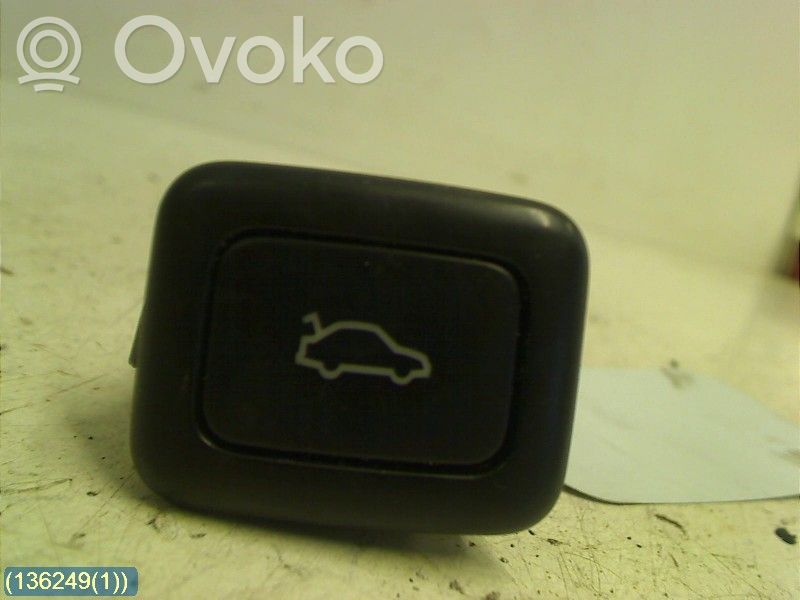 Saab 9-3 Ver2 Tailgate/boot open switch button 