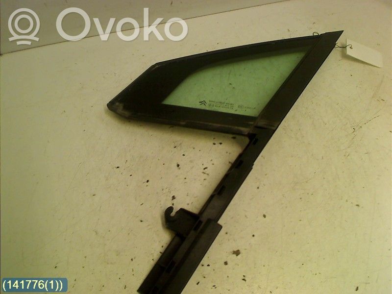Citroen C5 Ventanilla de ventilación de la puerta delantera cuatro puertas 
