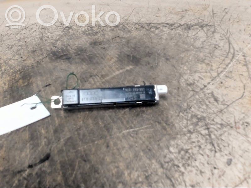 Audi A5 8T 8F Amplificator antenă aeriană 