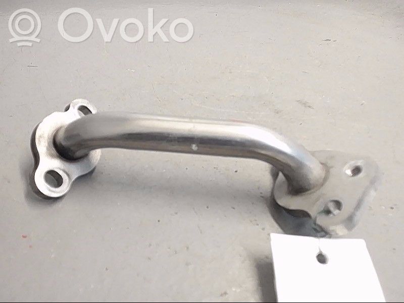 Toyota Prius+ (ZVW40) EGR-linjan letku 