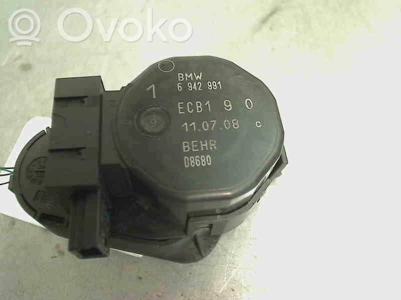 BMW 5 E60 E61 Ilmastointilaitteen läpän käyttölaite/moottori (A/C) 
