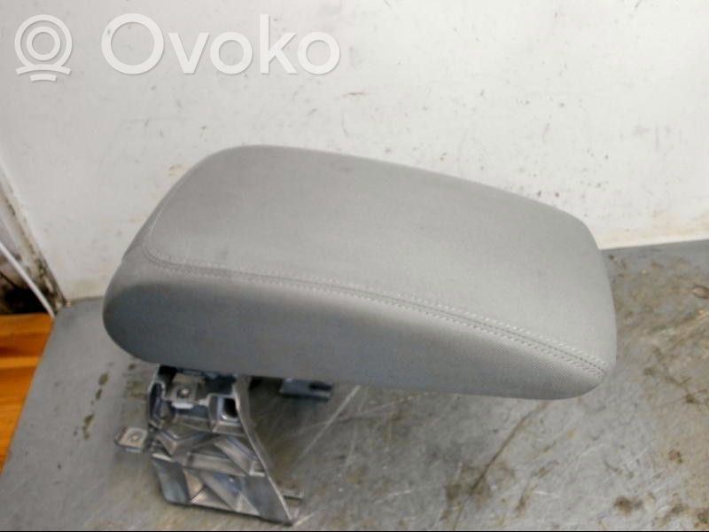 Audi A3 S3 8V Reposabrazos 