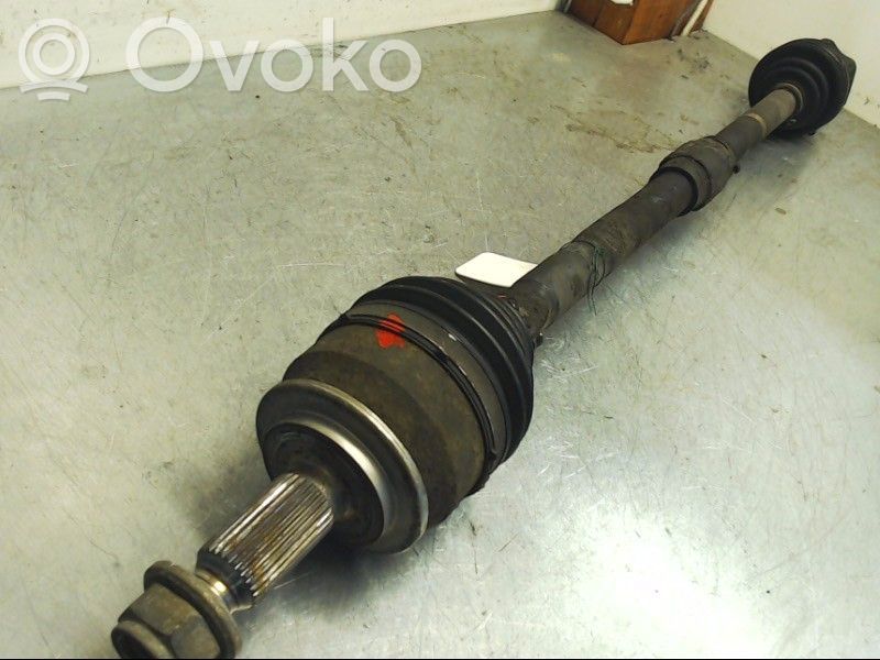 Mitsubishi Grandis Półoś przednia 