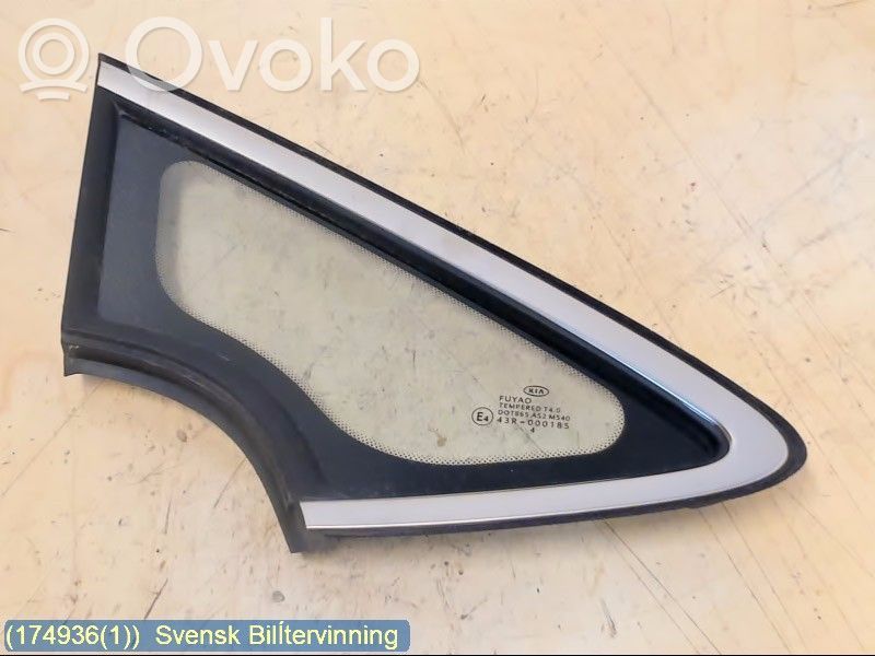 KIA Ceed Front triangle window/glass 