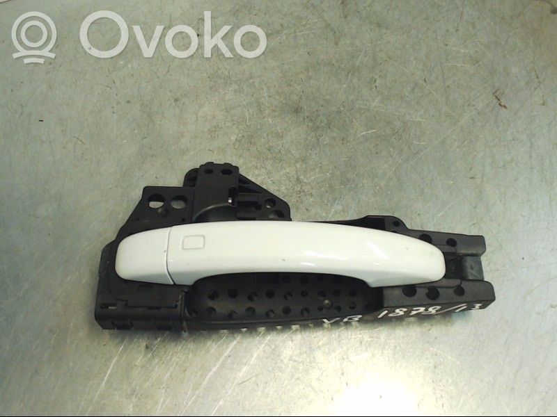 Poignée extérieure avant   8T0837205A