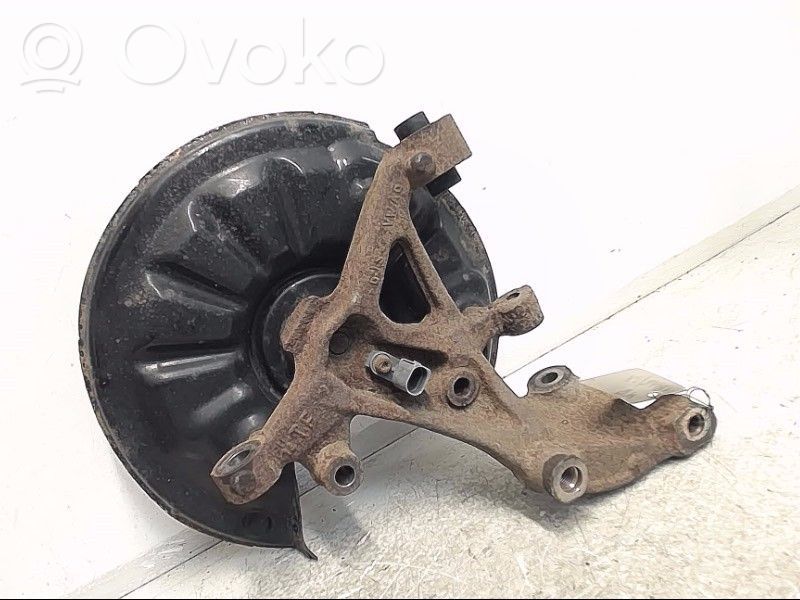 Volkswagen Golf VII Cubo de rueda delantera