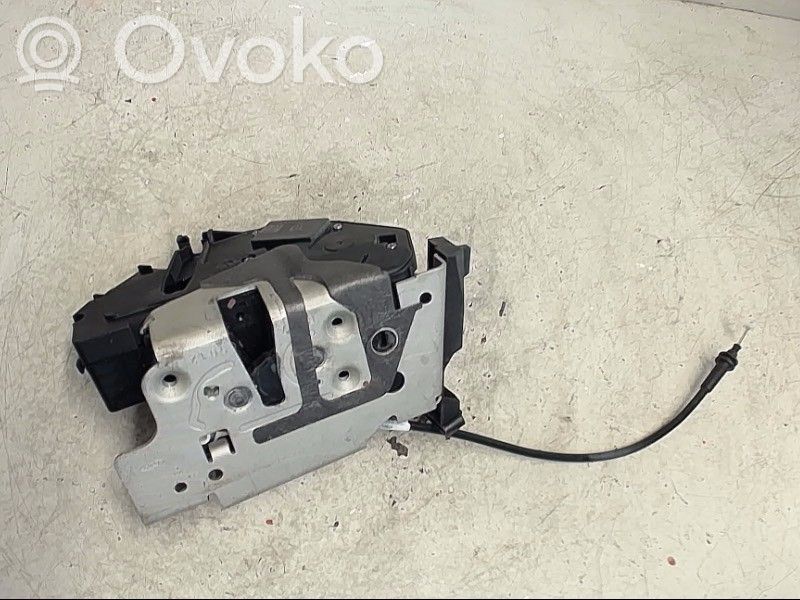 Priekšpusē slēdzene   2096125,BK21V219A64CF