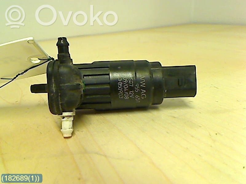 Volkswagen Tiguan Pompa spryskiwacza szyby przedniej / czołowej 