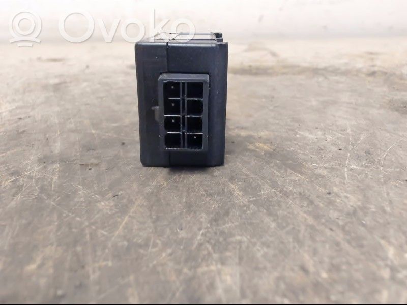 Ford Kuga I Seat heating relay 