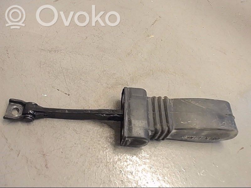 Audi A4 S4 B8 8K Etuoven pidätin 