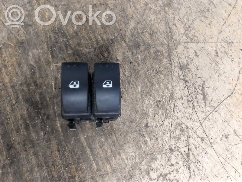 Opel Vivaro Electric window control switch 
