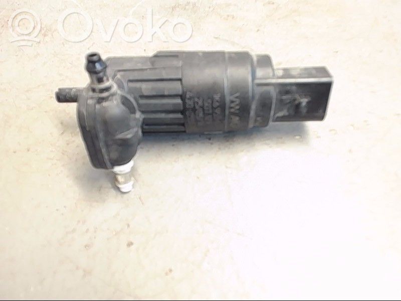 Volkswagen Golf VII Pompa lavavetri parabrezza/vetro frontale 