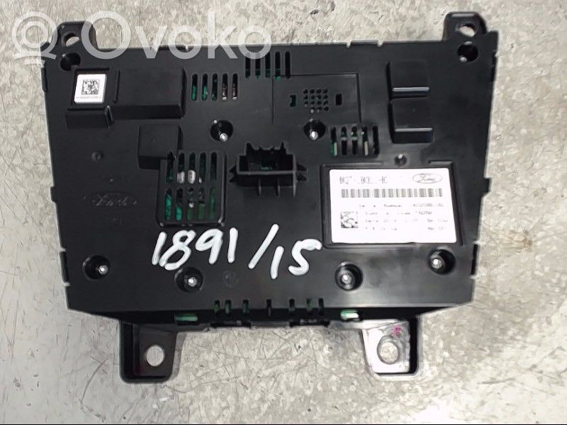 Ford Transit Unidad delantera de radio/CD/DVD/GPS 
