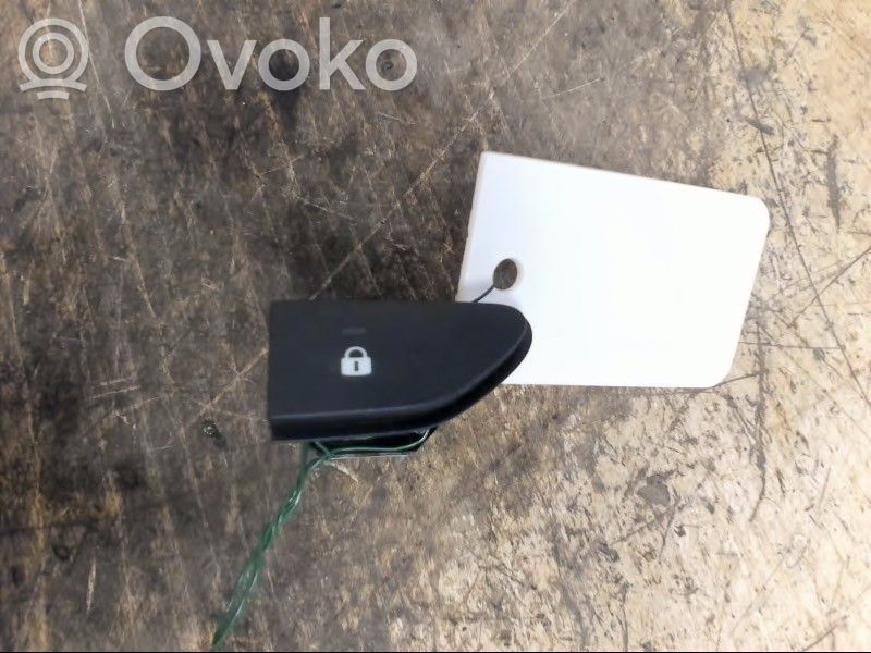 Dacia Duster Central locking switch button 