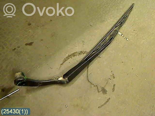 Jeep Commander Front wiper blade arm 