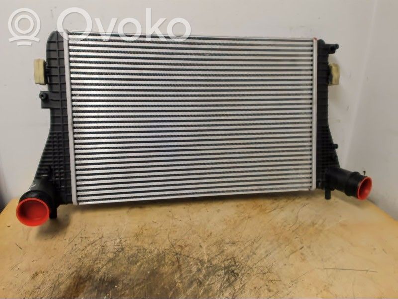 Volkswagen PASSAT B7 Radiatore intercooler 