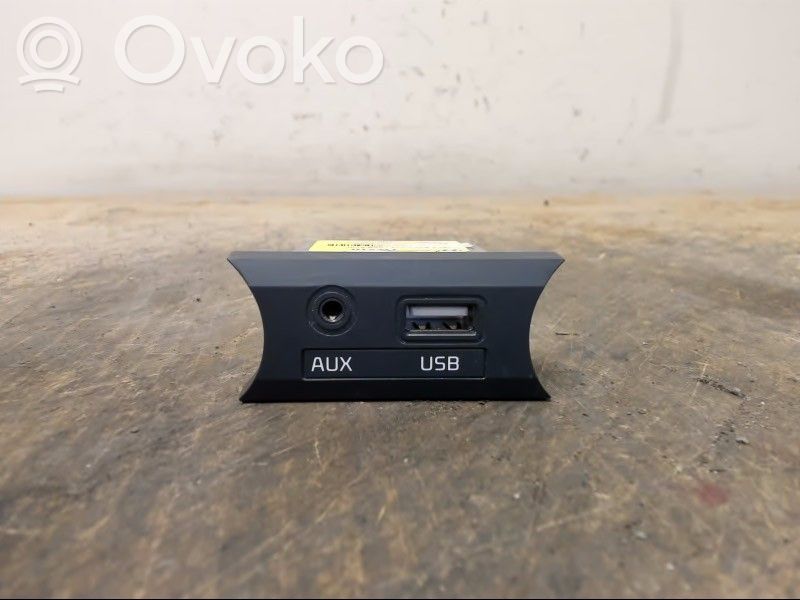 KIA Rio Enchufe conector USB 