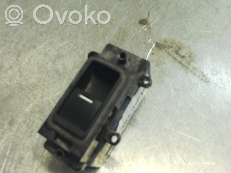 Electric window control switch   CEWH004017Z,35770T1GG01