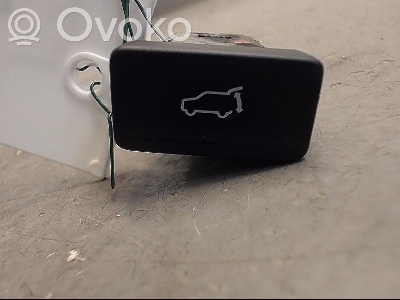 Mazda CX-5 II Tailgate/boot open switch button 
