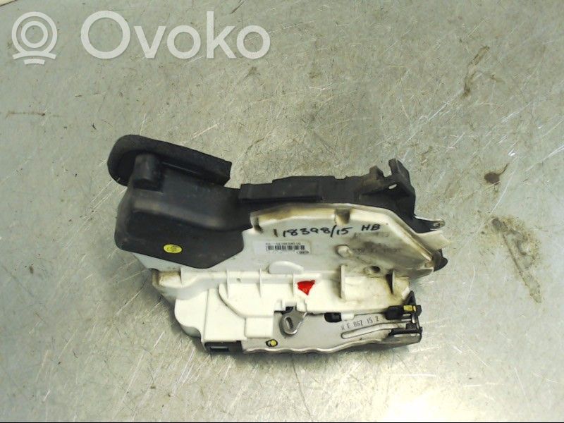 Volkswagen PASSAT B8 Rear door lock 