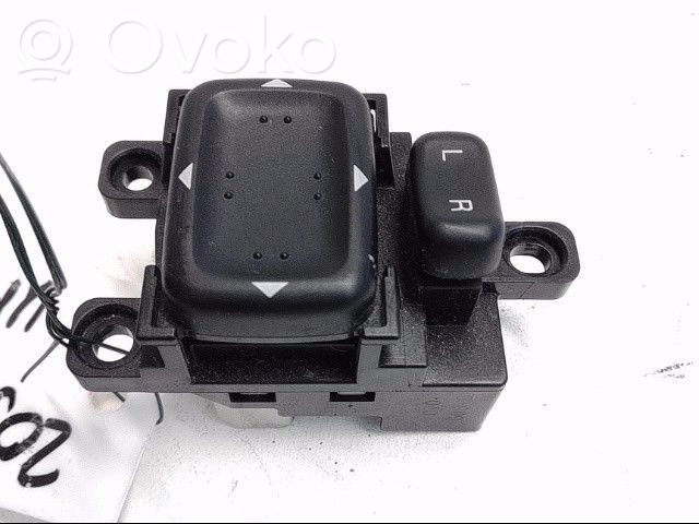 Wing mirror switch   GJ6A66600
