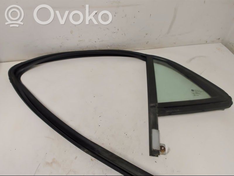 Ventanilla de ventilación de la puerta trasera   95375244