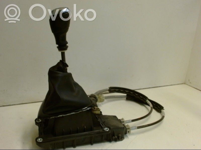 Renault Clio IV Vaihteenvalitsimen verhoilu 