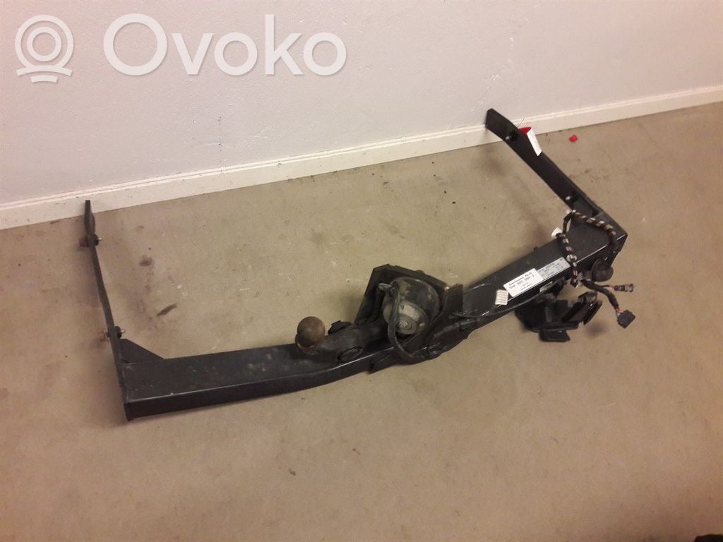 Volkswagen Tiguan Hak holowniczy / Komplet 