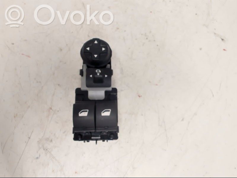 Toyota Proace Electric window control switch 