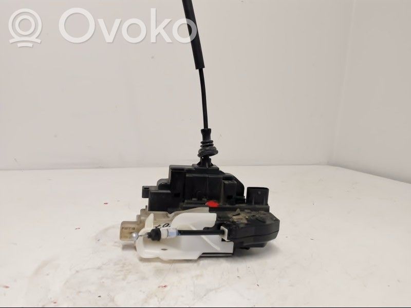 Priekšpusē slēdzene   813201H040