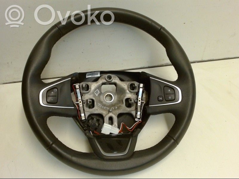 Renault Clio IV Lenkrad 