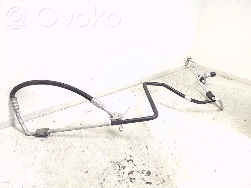 Ilmastointilaitteen putki (A/C)   8R0260710J
