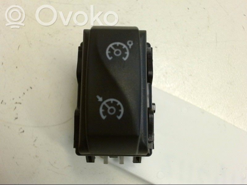 Renault Clio IV Cruise control switch 