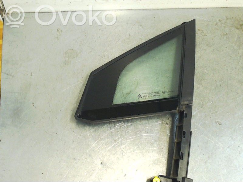 Citroen C5 Ventanilla de ventilación de la puerta delantera cuatro puertas 