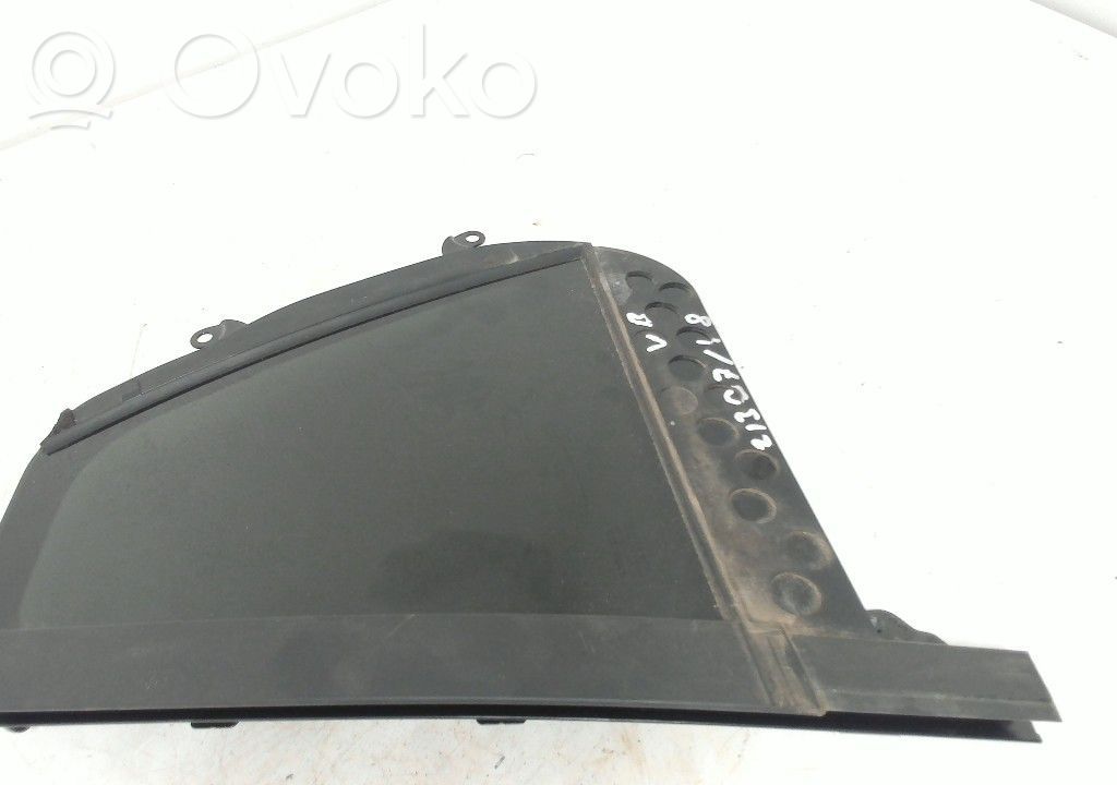 Ventanilla de ventilación de la puerta trasera   31352043