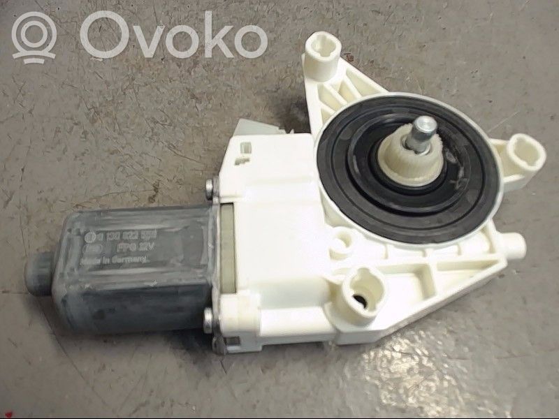Mercedes-Benz Vito Viano W447 Silnik regulatora szyby drzwi przednich 
