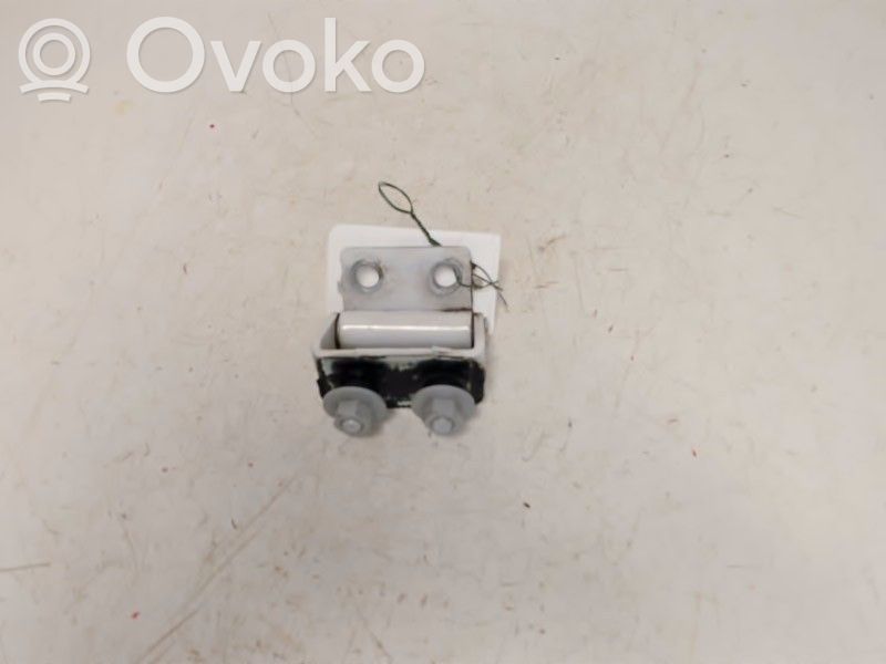 Tailgate/trunk/boot hinge   MR987773