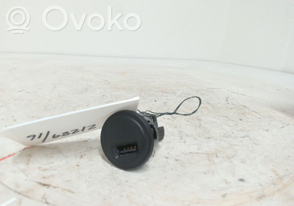 Citroen Berlingo Enchufe conector USB 