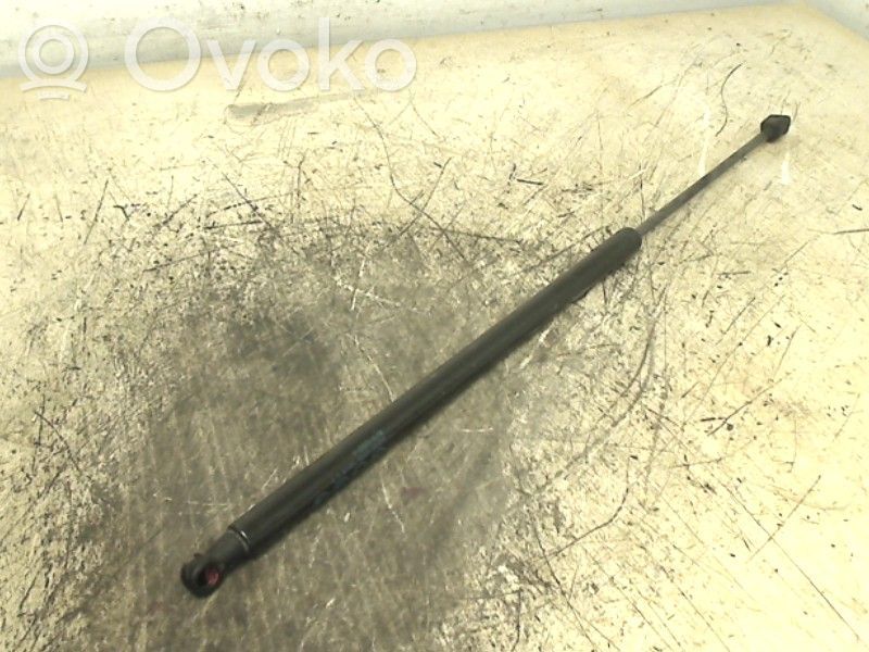 Mazda 3 III Tailgate strut 