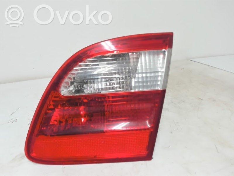 Mercedes-Benz E W211 Lampy tylnej klapy bagażnika