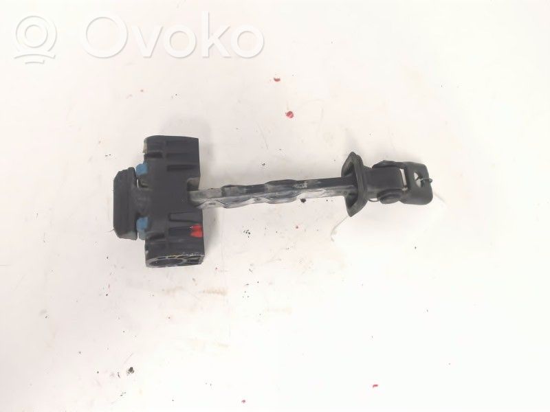 Volkswagen Amarok Etuoven pidätin 