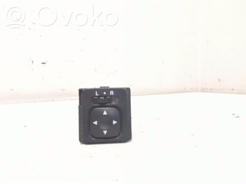 Wing mirror switch   183570